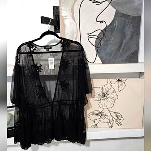 Size 4 Torrid black embroidered mesh top